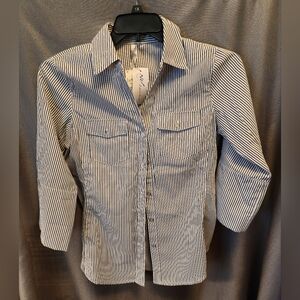 Striped Button-Up Shirt SIZE m